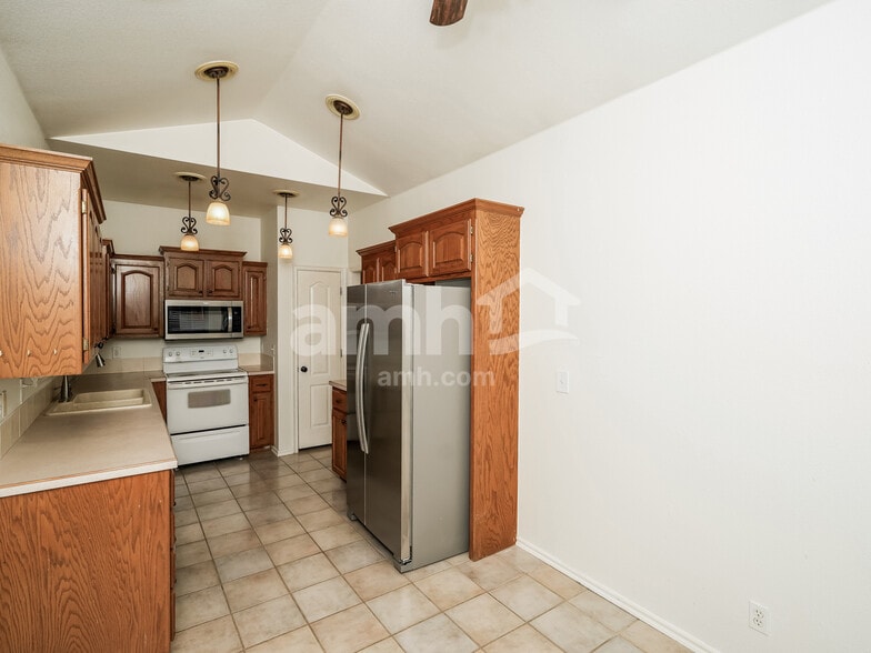 Building Photo - 7506 N 133rd E Ave