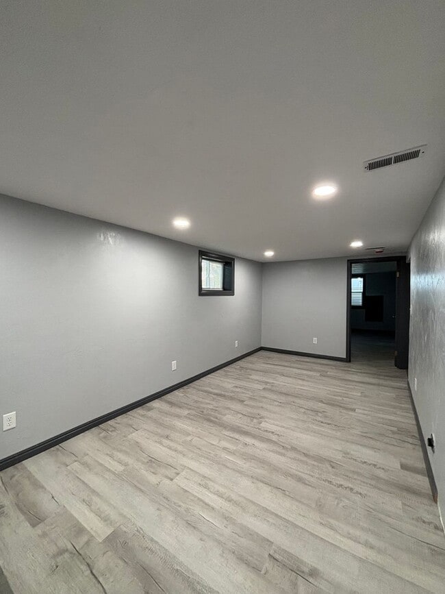 Building Photo - 1543 S 4th Ave