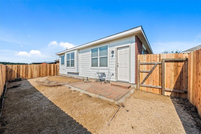 Building Photo - 8239 Nagy Hill St