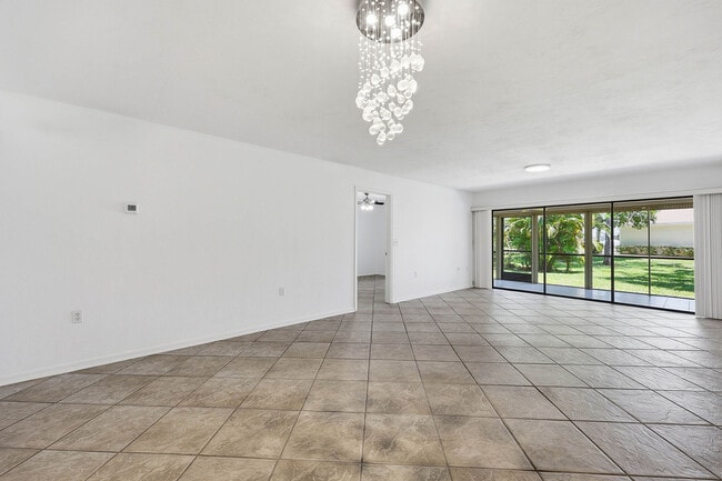 Building Photo - 1231 Commonwealth Cir