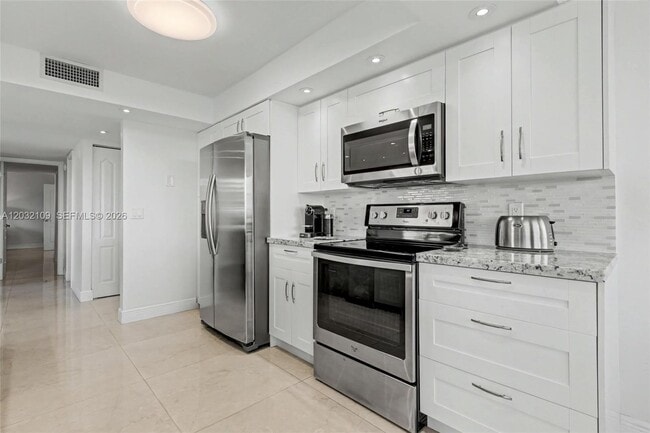 Building Photo - 2017 S Ocean Dr