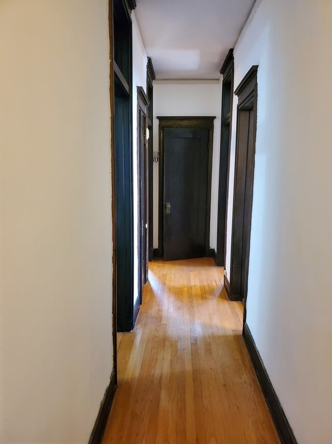 Building Photo - 5720 S Kenwood Ave