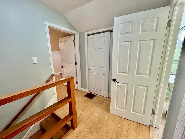 Building Photo - Amazing Home in Tahoma Terrace!