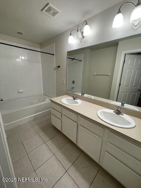 Building Photo - 4238 Highwood Dr