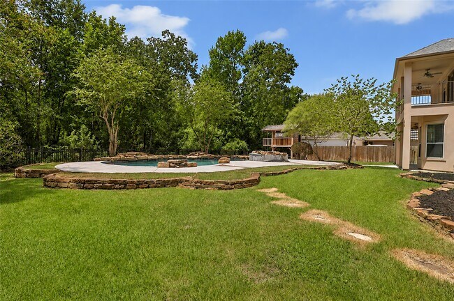 Building Photo - 14115 Norhill Pointe Dr