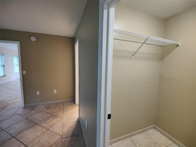 Building Photo - 6214 Dewdrop Way