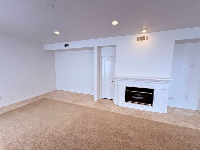 Building Photo - 24 Country Walk Dr