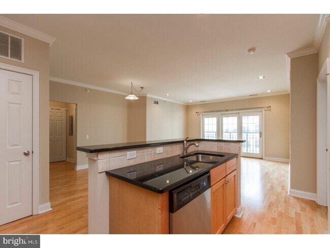 Building Photo - 500 Admirals Way