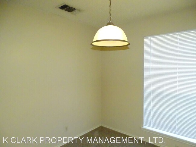 Building Photo - 2 br, 1 bath House - 7025 SILVER CANYON