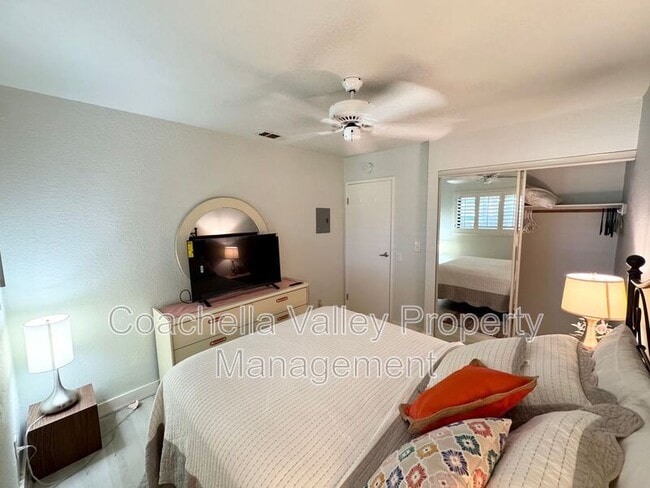 Building Photo - 2820 N Arcadia Ct