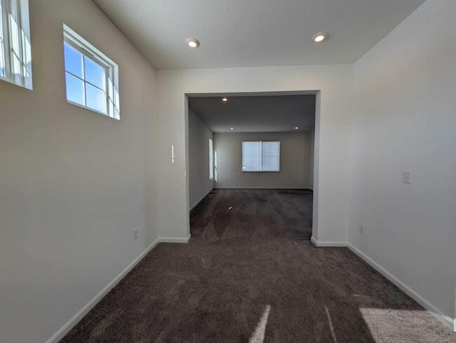 Building Photo - 8210 Daylily Dr