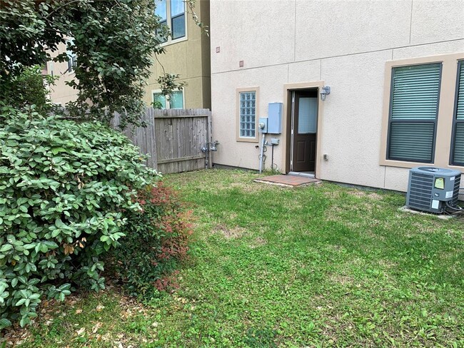 Building Photo - 3021 Kisling St