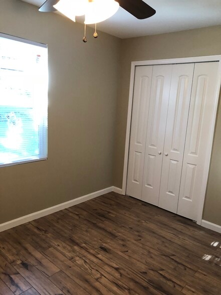 Building Photo - 2188 E Parkwood Ave