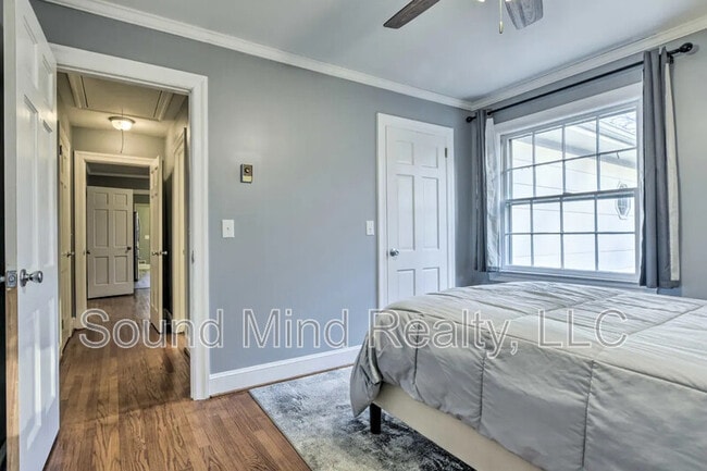 Building Photo - 144 Parkwood Cir