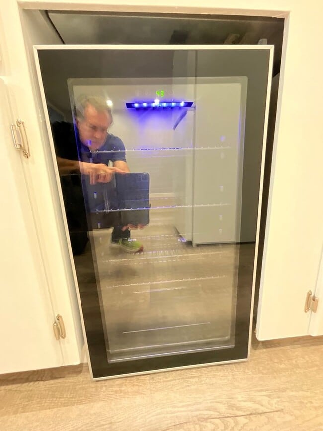 Building Photo - Studio Apartment -Open House  Tuesday at 5pm