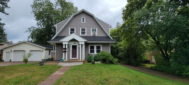 Primary Photo - 2320 E 2nd St