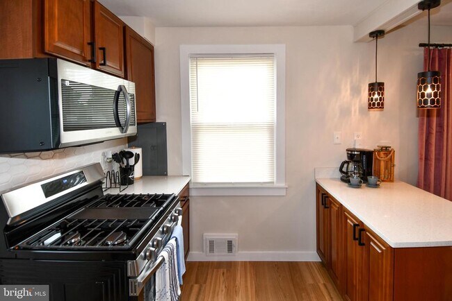 Building Photo - 503 Woodston Rd