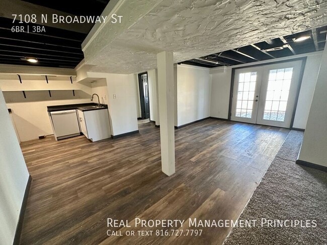 Building Photo - 7108 N Broadway