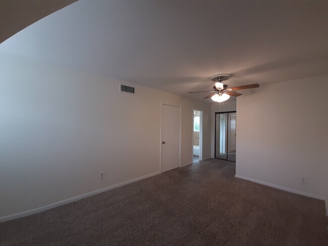 Building Photo - 4318 Jenny Ln