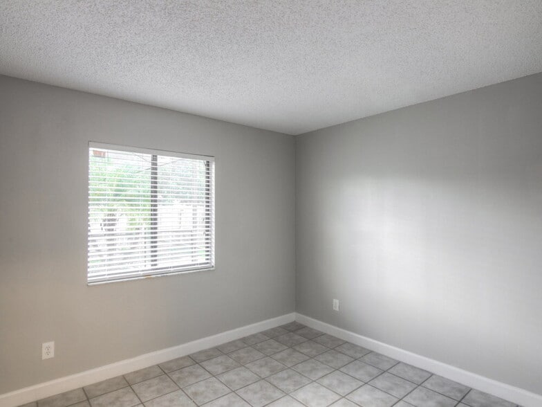 Building Photo - 13230 Boulder Woods Cir