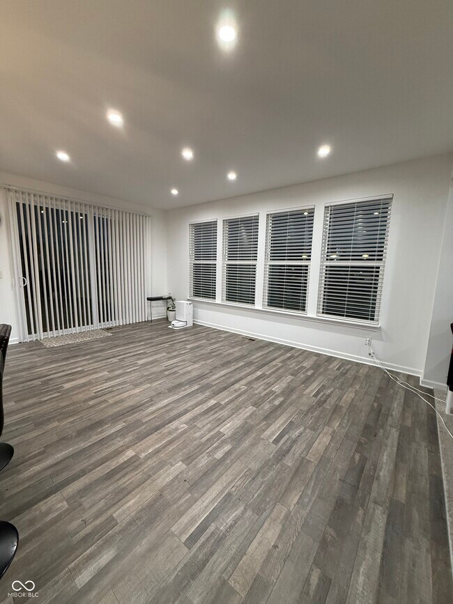 Building Photo - 6241 Buck Blvd