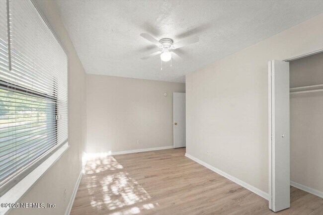 Building Photo - 5941 Caribbean Dr S