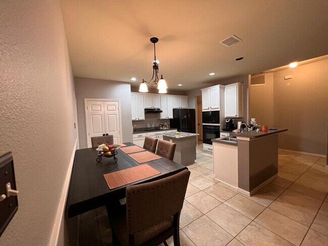 Building Photo - 3506 Nandina Dr