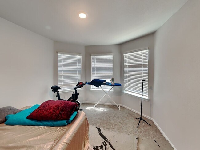 Building Photo - READY NOW IN AZLE! 3 BEDROOM 2 BATHROOM DO...