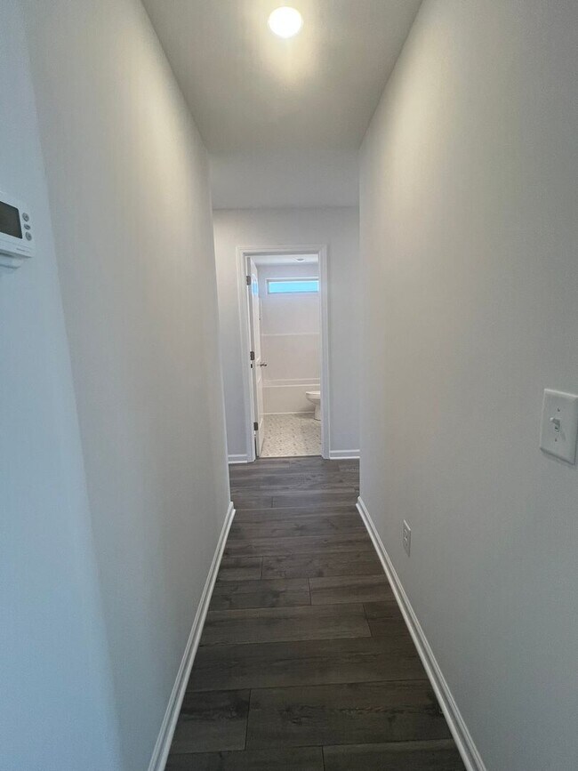 Building Photo - 23 Country Cir