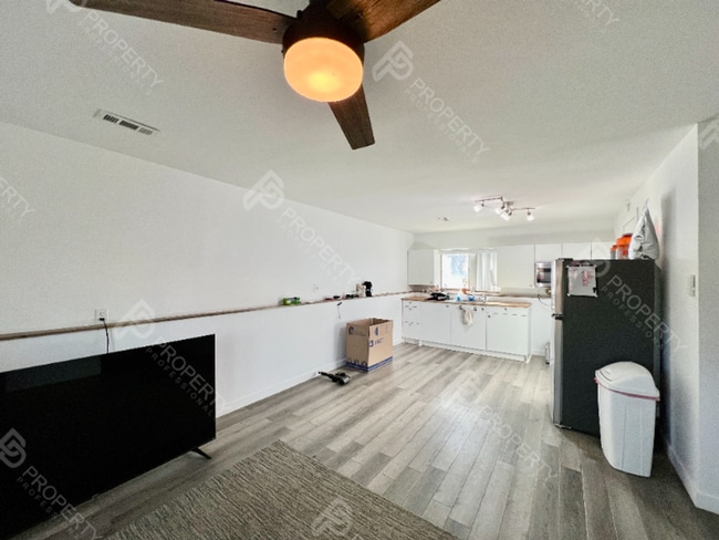 Building Photo - Single Family Home in Rifle for Rent