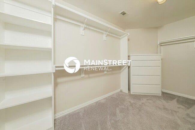 Building Photo - 4 Bedroom Pet-Friendly Home in Farmers Bra...