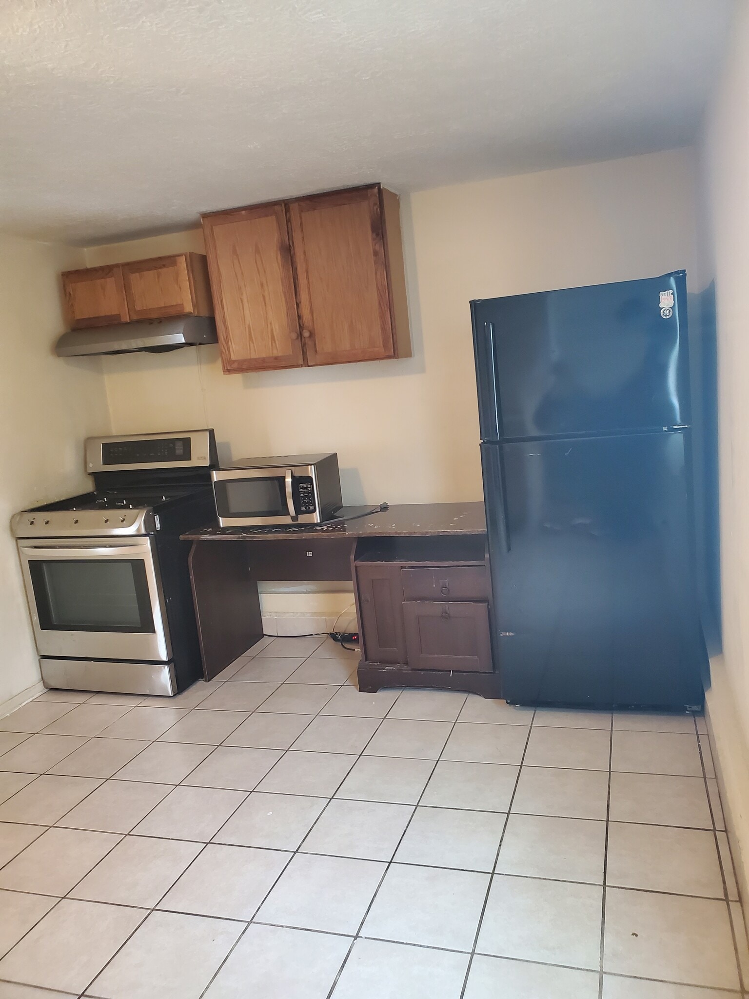 Kitchen - 222 W Murrill St