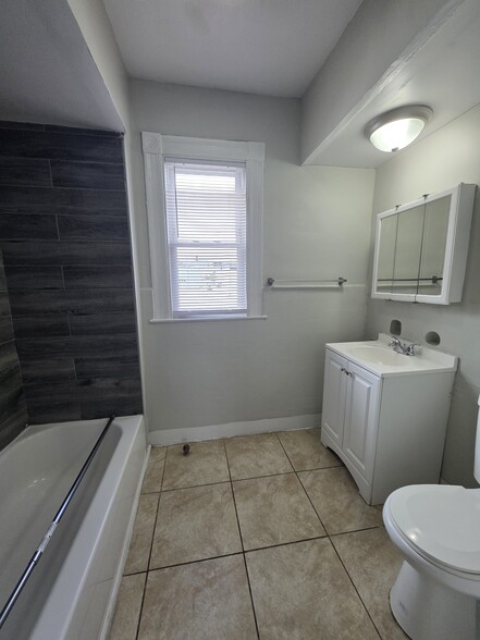 Building Photo - 357 Whalley Ave