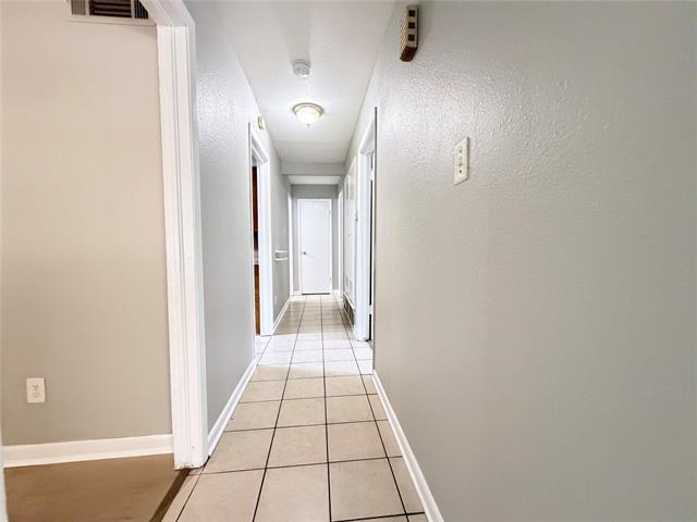 Building Photo - 619 Midvale Dr
