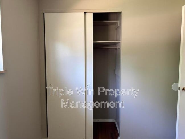 Building Photo - 730 Crabapple Ln