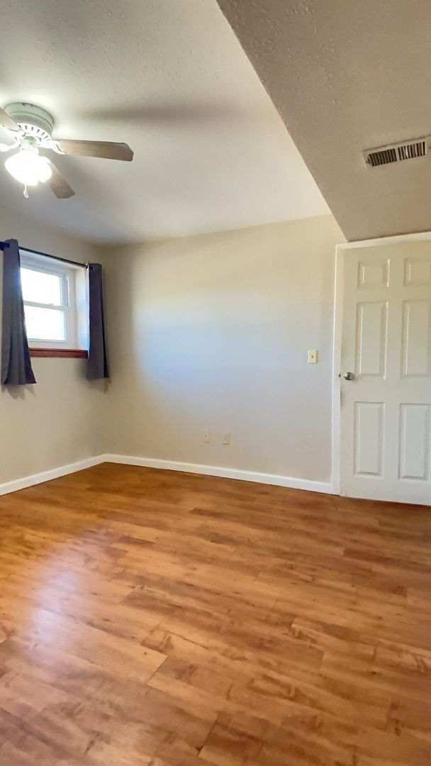 Building Photo - Charming home with garage & big back yard| Morrison, CO