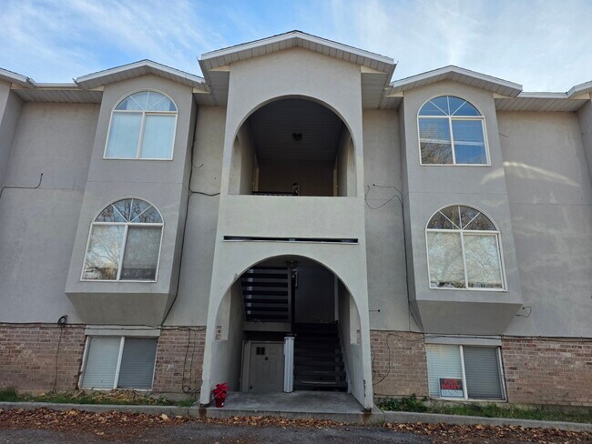 Primary Photo - 3320 S 1570 E