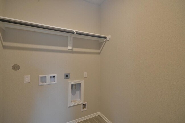 Building Photo - 24730 Winema Wds Ln