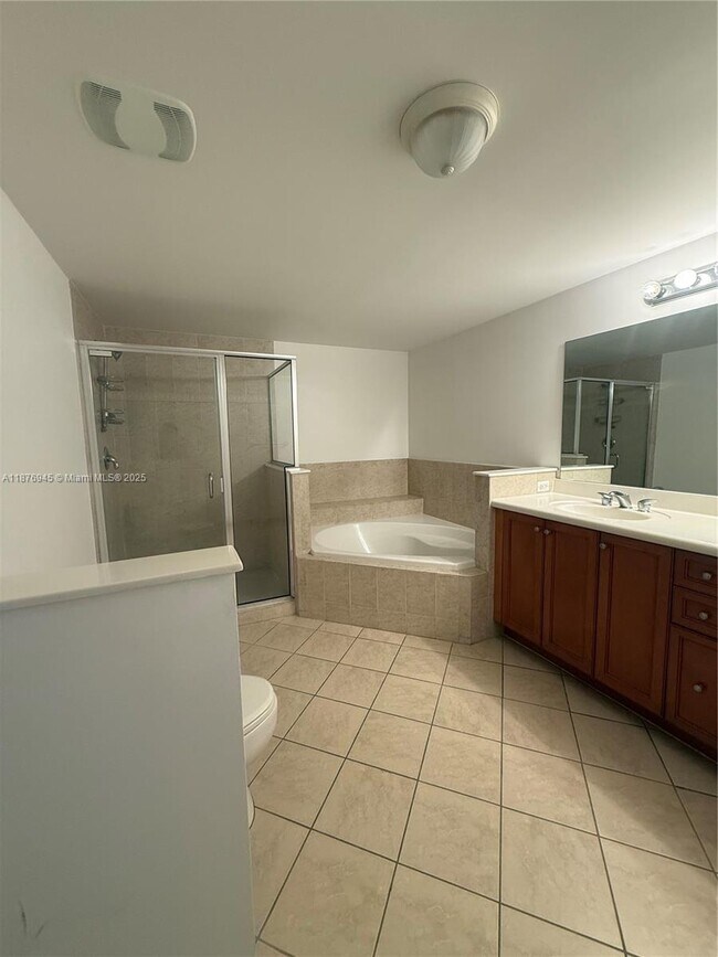 Building Photo - 8390 SW 72nd Ave