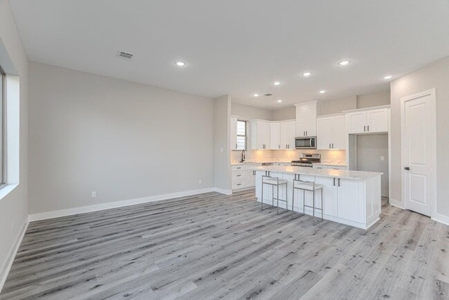 Building Photo - 15038 Wunderlust