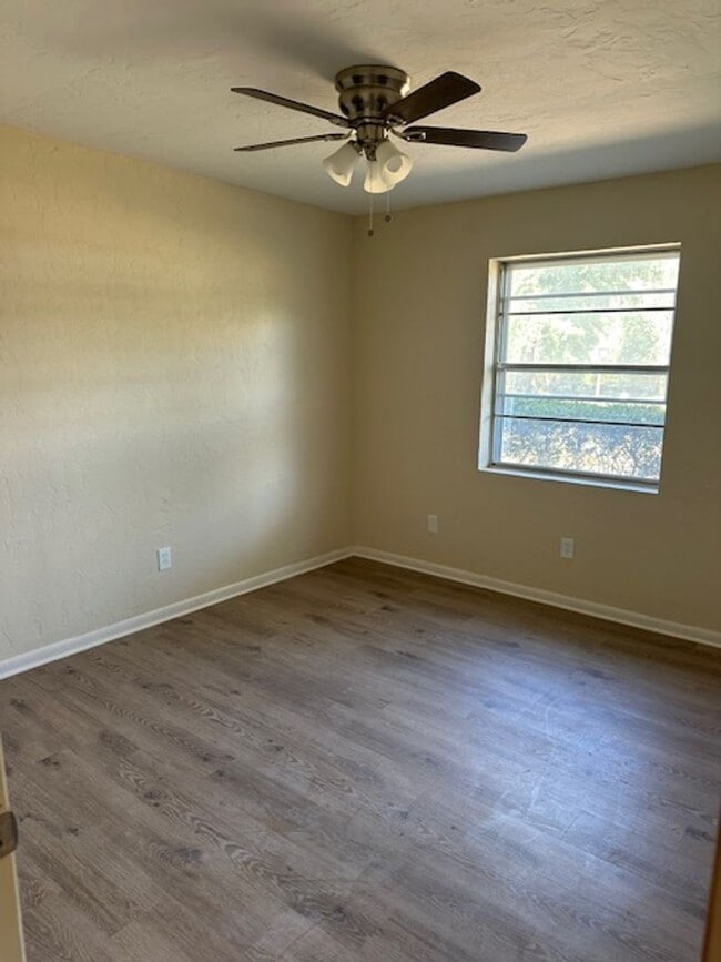 Building Photo - 4/2/1  LISD Fenced yard and pet friednly