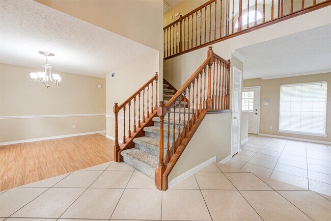 Building Photo - 518 Ellingham Dr