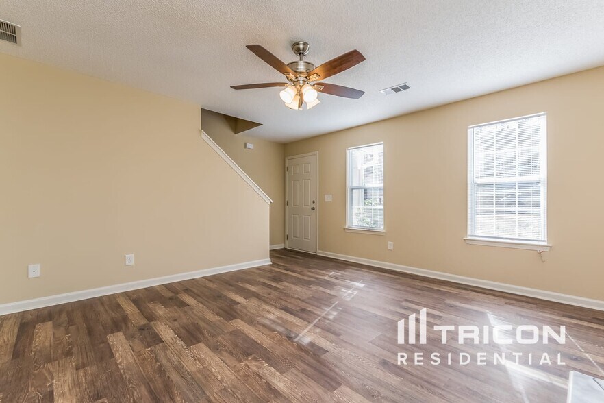 Building Photo - 112 Bainbridge Ct