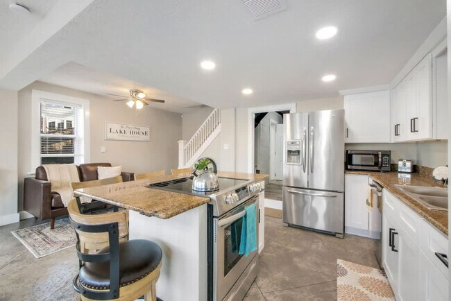 Building Photo - 3576 Portage Point Blvd