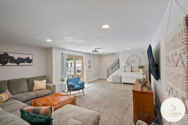 Building Photo - 1709 NW 33rd Pl