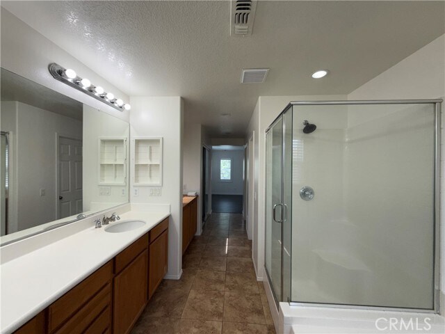 Building Photo - 506 N Placer Privado