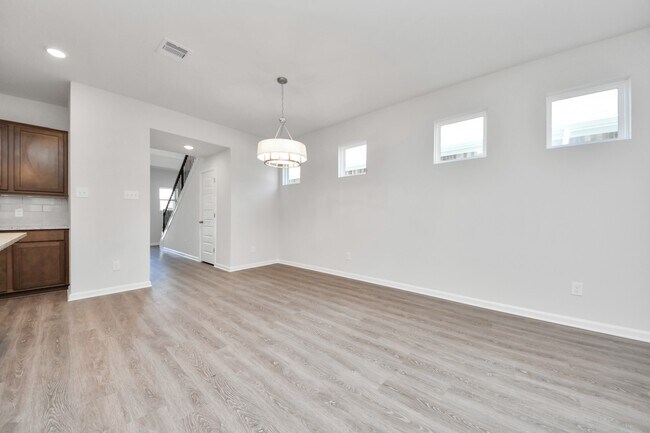 Building Photo - 15523 Foresail Ln