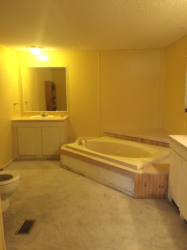 Building Photo - 8117 Delta Dr