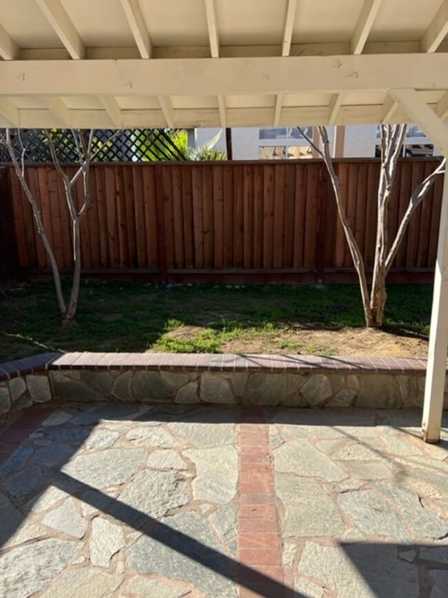 Building Photo - Spacious 4-Bedroom Home in a Quiet Tracy C...