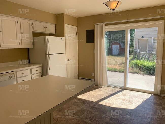 Building Photo - 1782 N Overland Trail